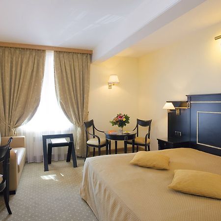 Hotel Le Rempart Tournus Kültér fotó